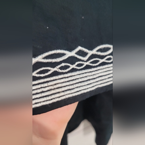 Nwot embroidered tunic size L/Xl - Picture 9 of 9